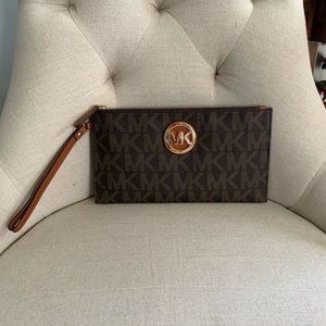 Michael Kors - Fulton Large Wristlet